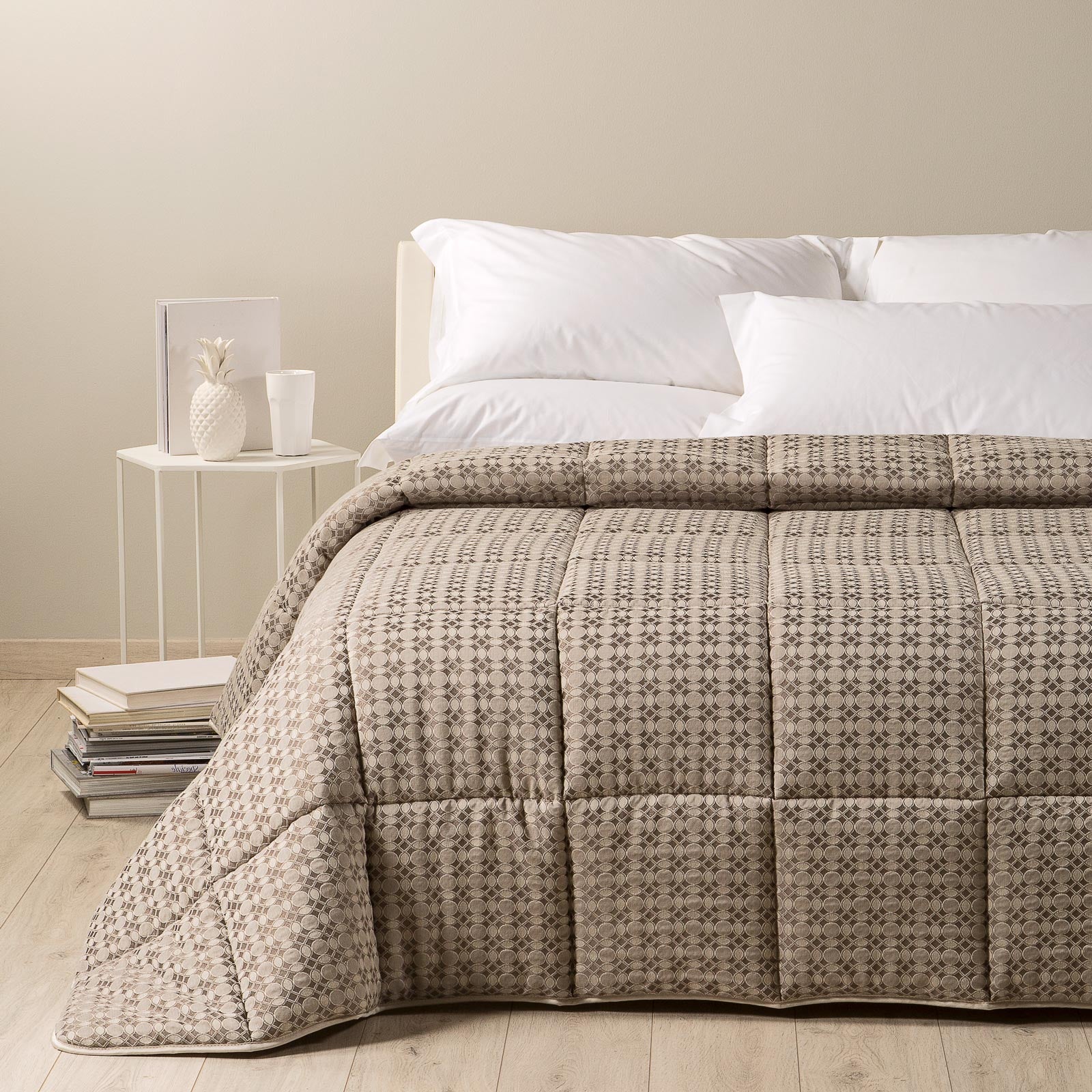 Trapunta-Matrimoniale-Tortora-Delly-Floreale-Caleffi-Jacquard-Microfibra