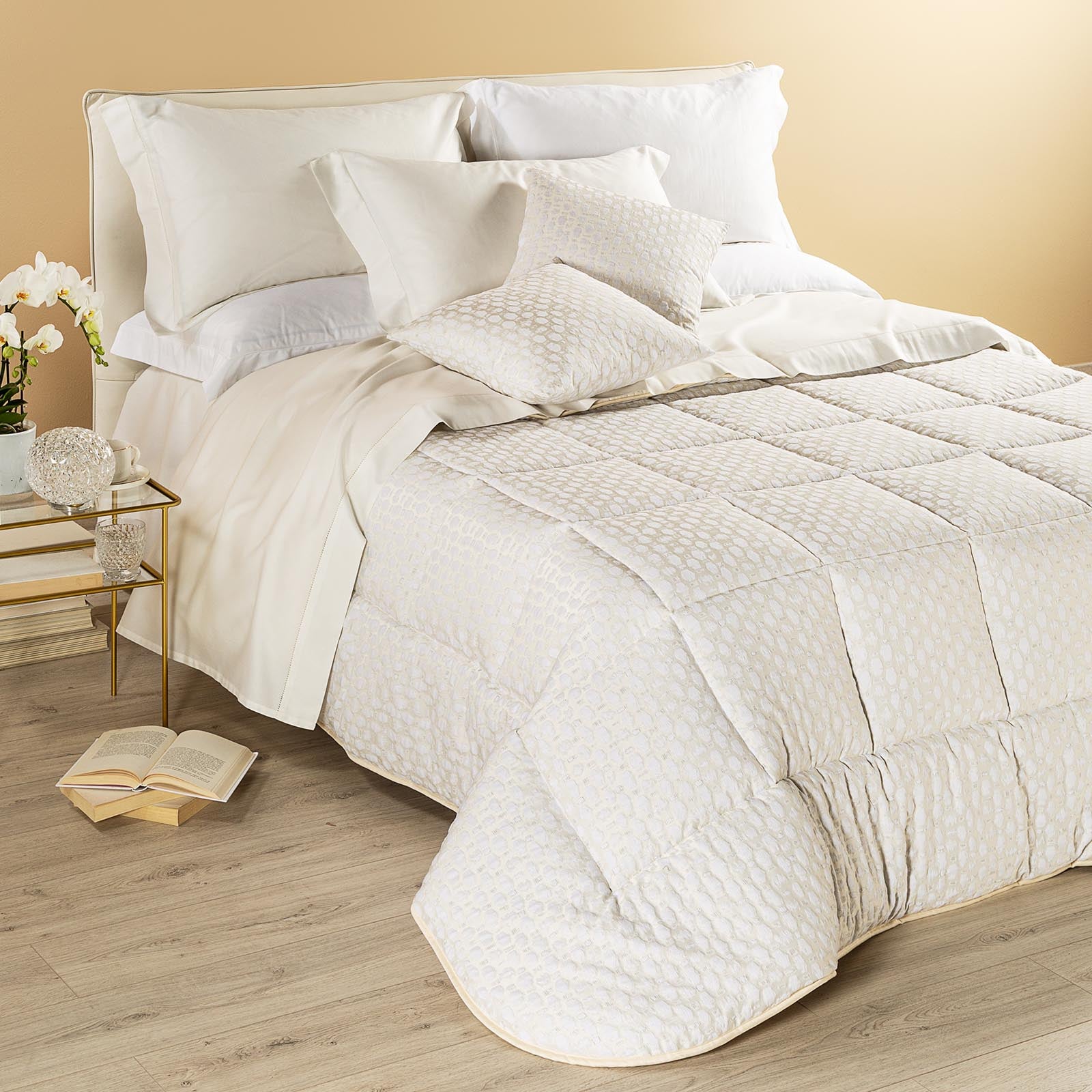 Trapunta-Matrimoniale-Avorio-Gemma-Floreale-Caleffi-Jacquard-Microfibra